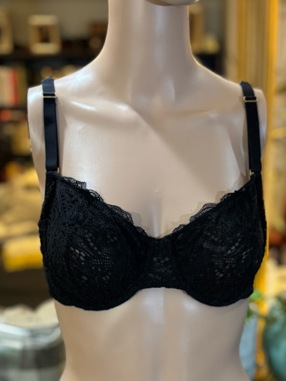 Lively Black Lace Underwire Bra - Women Intimates